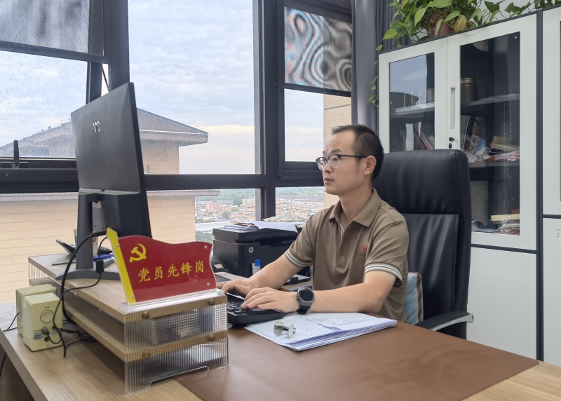 5杨建鹏.jpg